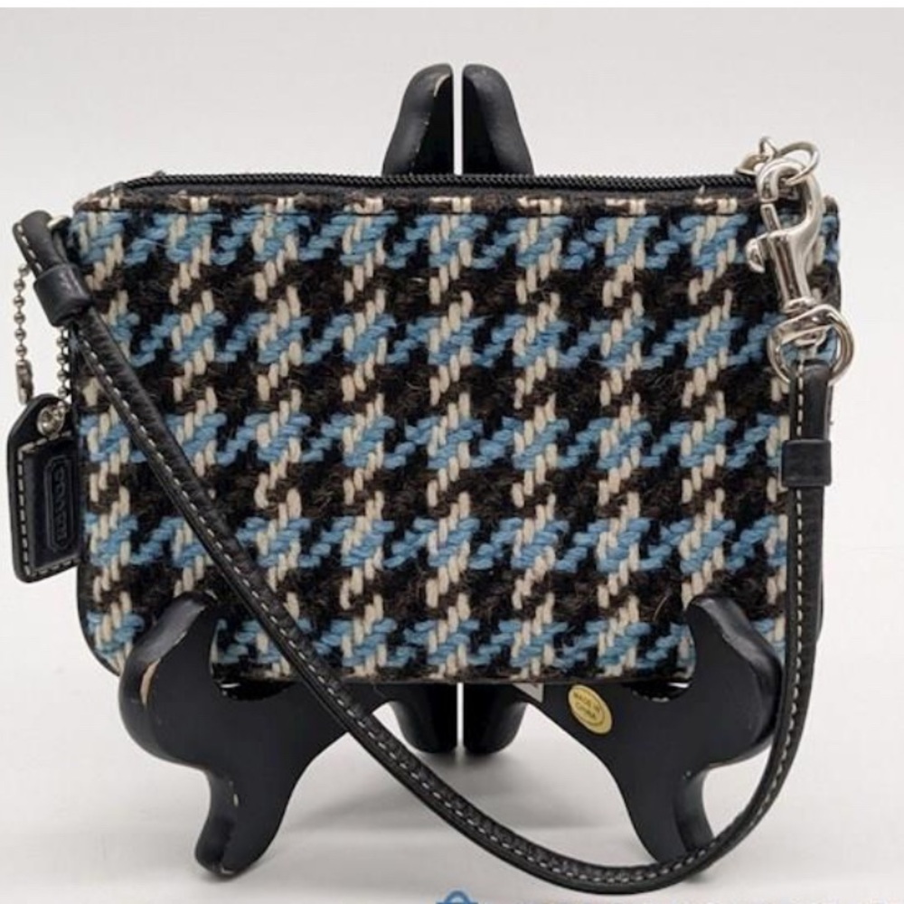 Coach Tweed Houndstooth Wool Wristlet   Great Condition